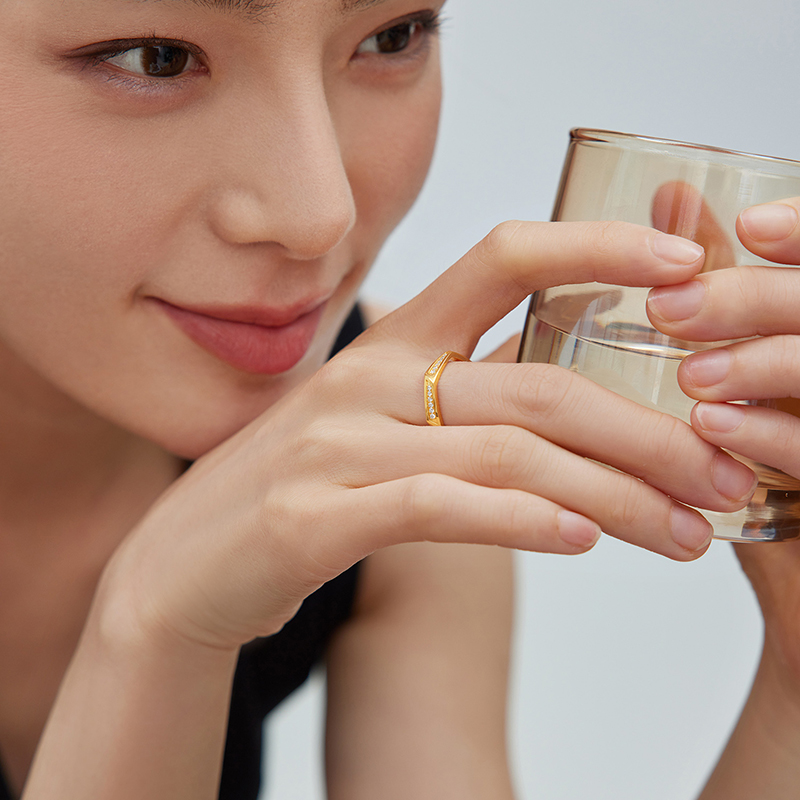 六福珠宝Goldstyle·X简约实心黄金戒指女款钻石首饰足金029414FA【联系客服补货】