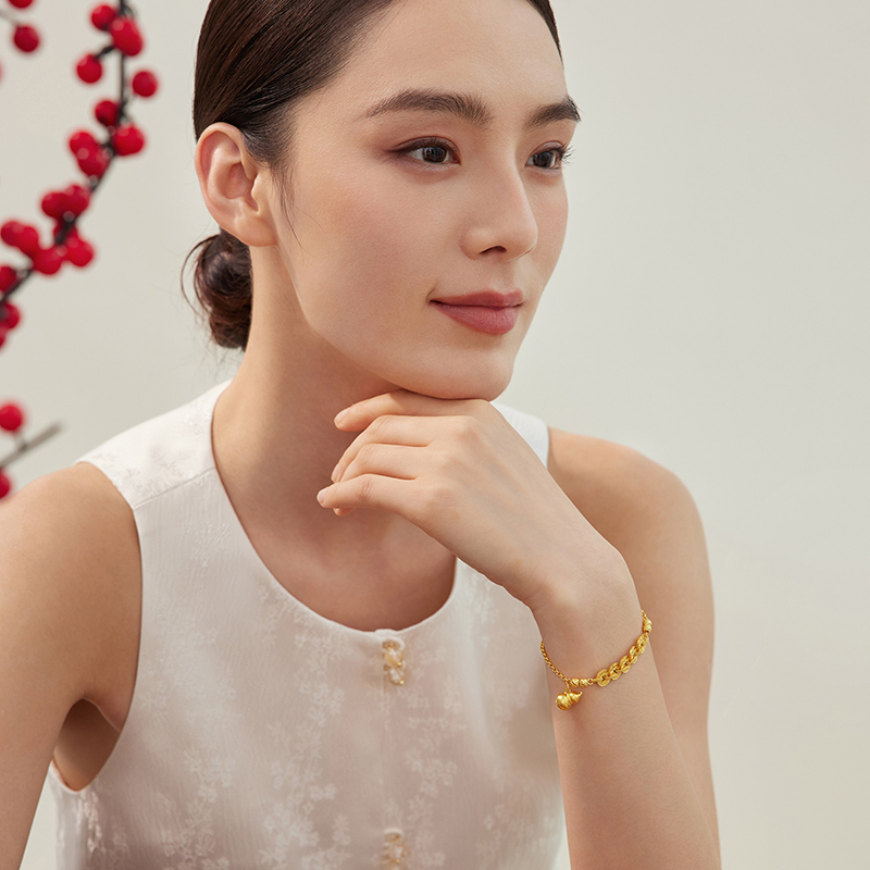 六福珠宝福满传家五帝币黄金手链女款葫芦足金铜钱计价F63G0078DS