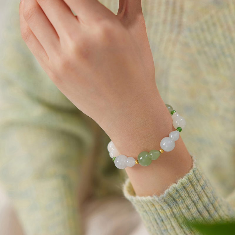 六福珠宝福禄相连和田玉黄金手链女葫芦圆珠和田玉手串F21A0022DS