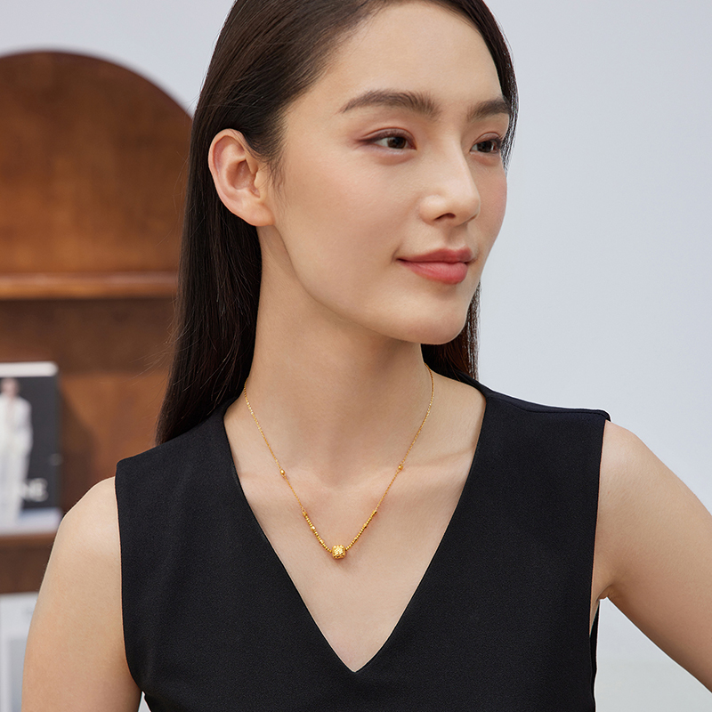 六福珠宝星芒立方黄金项链女几何蜂巢挂坠碎金珠链计价GJG0089DS【1V1直播看货】