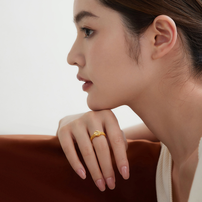 六福珠宝小太阳碎碎冰黄金戒指几何足金软链条戒指计价GJG0086DS