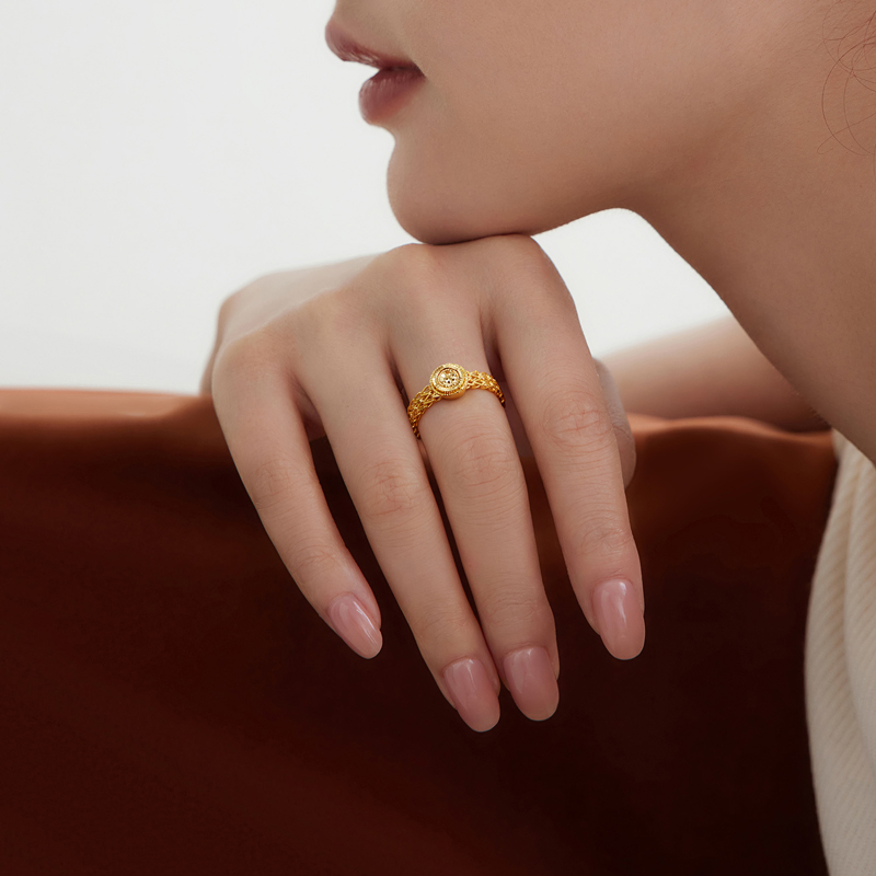 六福珠宝小太阳碎碎冰黄金戒指几何足金软链条戒指计价GJG0086DS