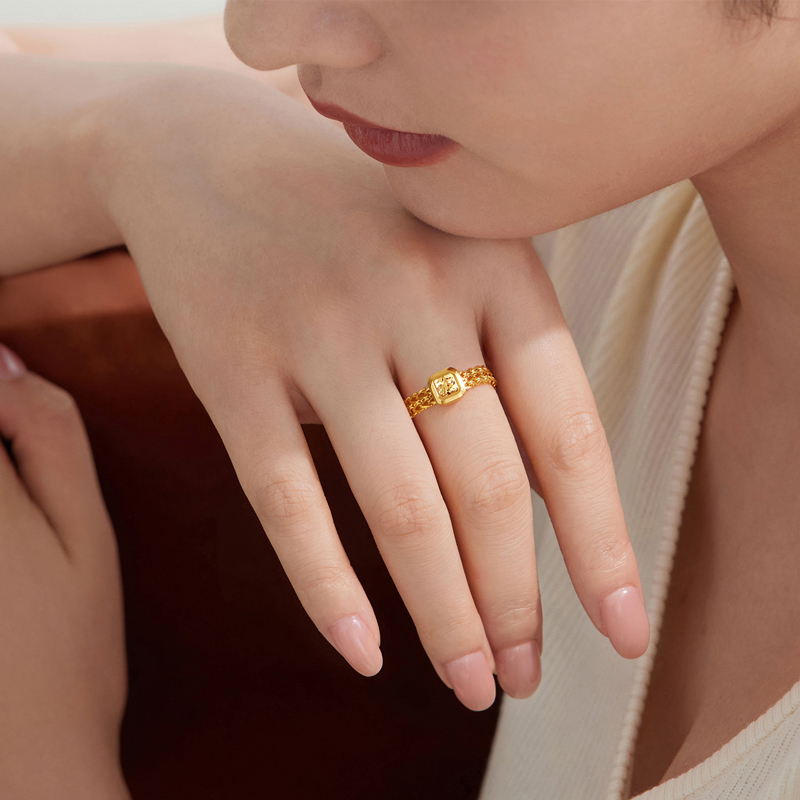 六福珠宝小方镜碎碎冰黄金戒指几何足金软链条戒指计价GJG0088DS