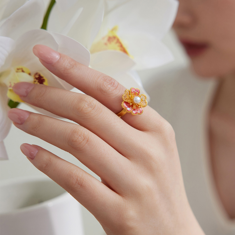 六福珠宝福满传家桃花灼灼黄金戒指珍珠女手工点螺计价L17G0013DS【1V1直播看货】