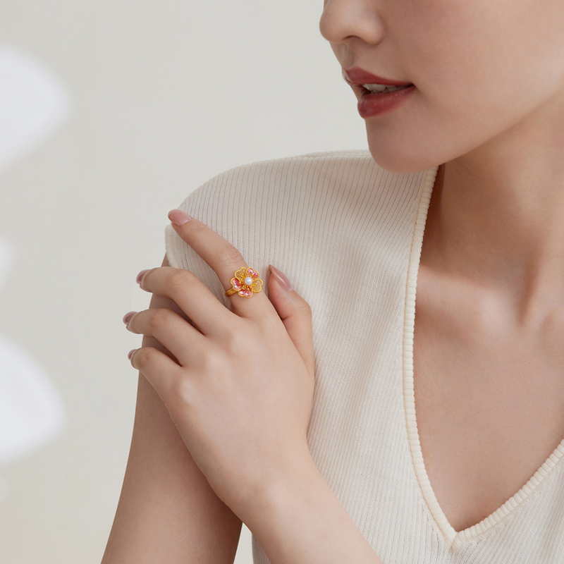 六福珠宝福满传家桃花灼灼黄金戒指珍珠女手工点螺计价L17G0013DS【1V1直播看货】