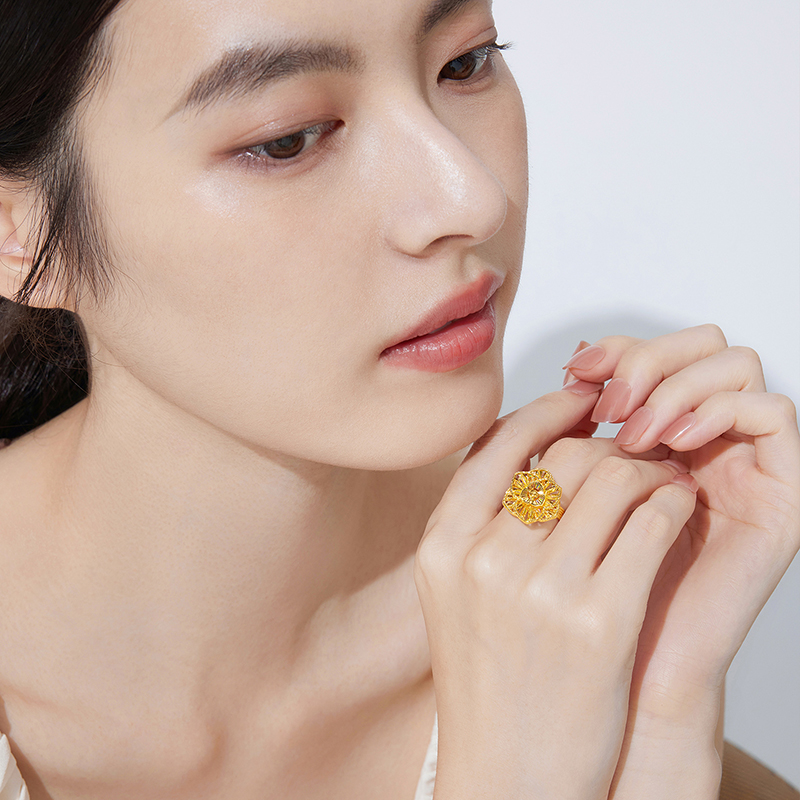 六福珠宝冰·钻良辰美堇黄金戒指女闪耀炫彩足金实心首饰029032RA【联系客服补货】【视频看货】