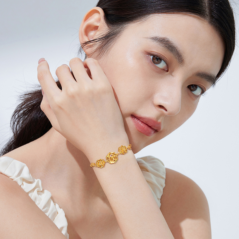 六福珠宝冰·钻玫瑰黄金手链女款闪耀炫彩色足金首饰029591BA【联系客服补货】【视频看货】