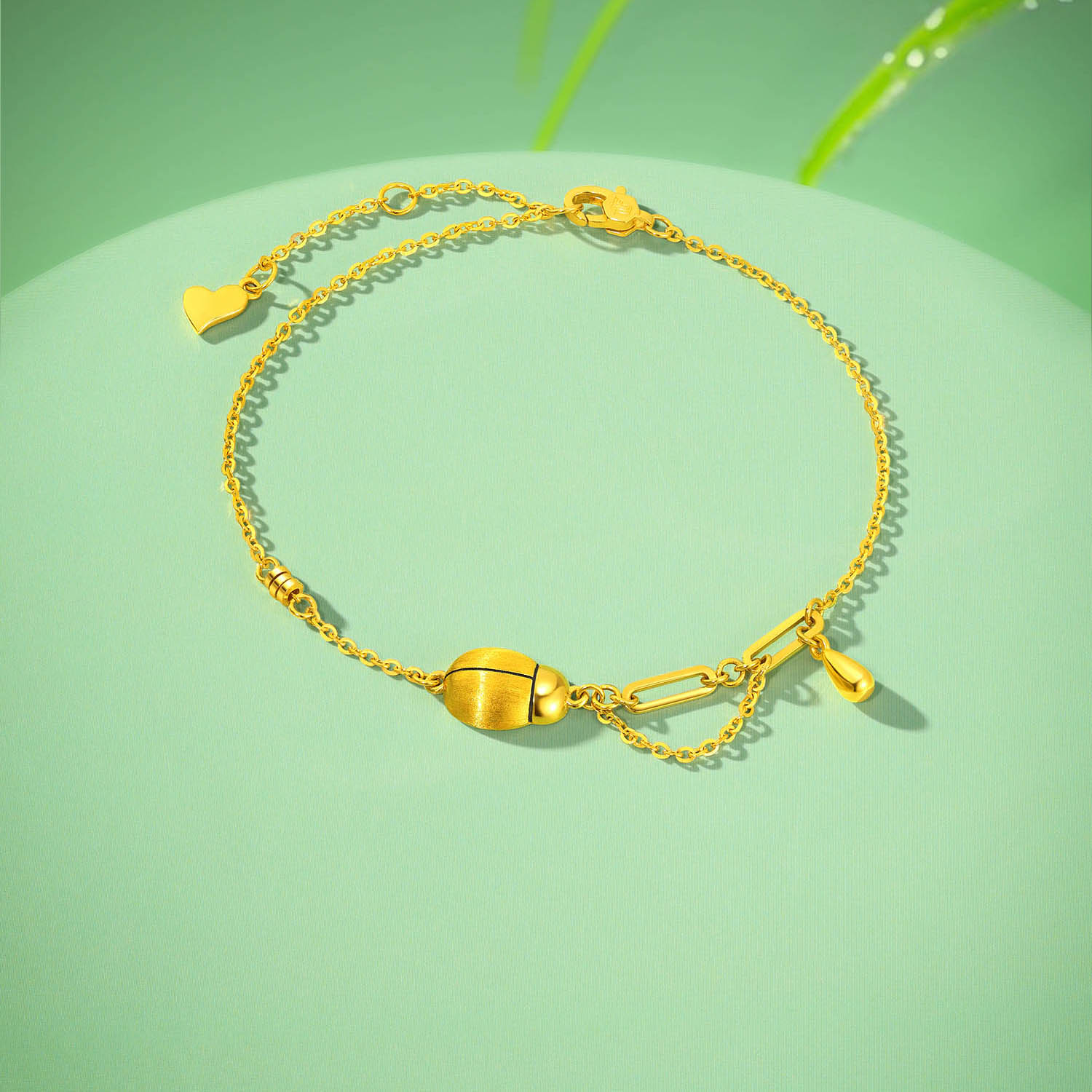 六福珠宝甲壳虫黄金手链女5G手工拉丝电黑足金首饰计价EFG0003DS