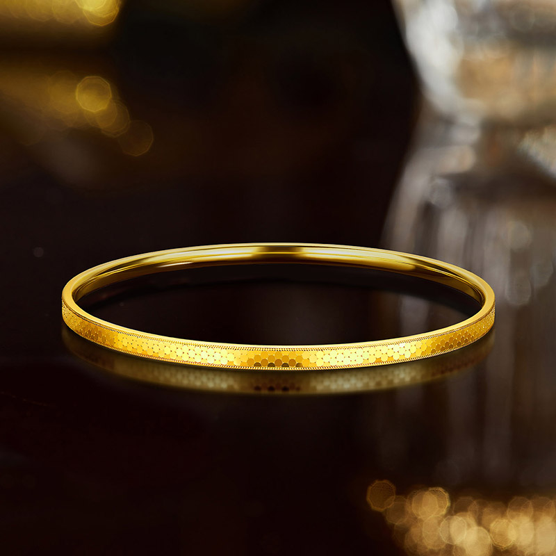 六福珠宝圆点车花黄金手镯女款闪耀足金镯子首饰计价G16G0044DS【1V1直播看货】