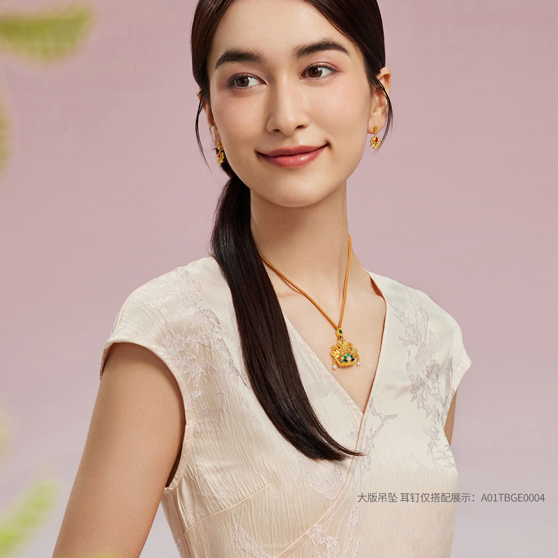 六福珠宝一冠凤昭黄金吊坠女手工点羽珍珠足金凤冠计价HEG0033DS【1V1直播看货】母亲