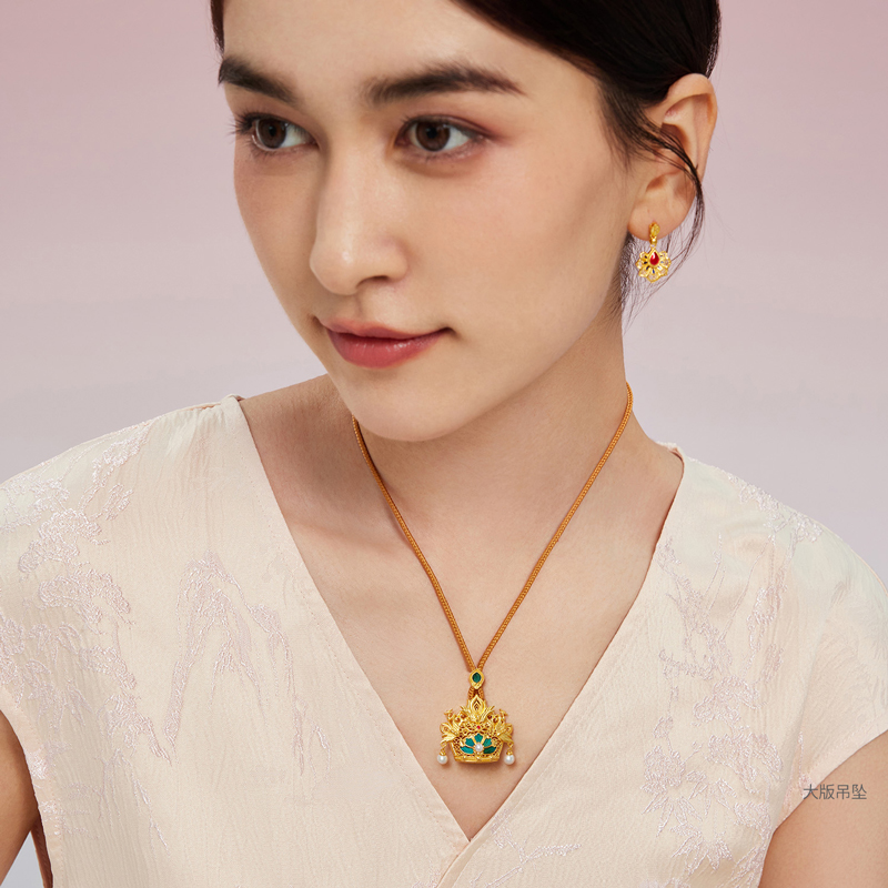 六福珠宝一冠凤昭黄金吊坠女手工点羽珍珠足金凤冠计价HEG0033DS【1V1直播看货】母亲