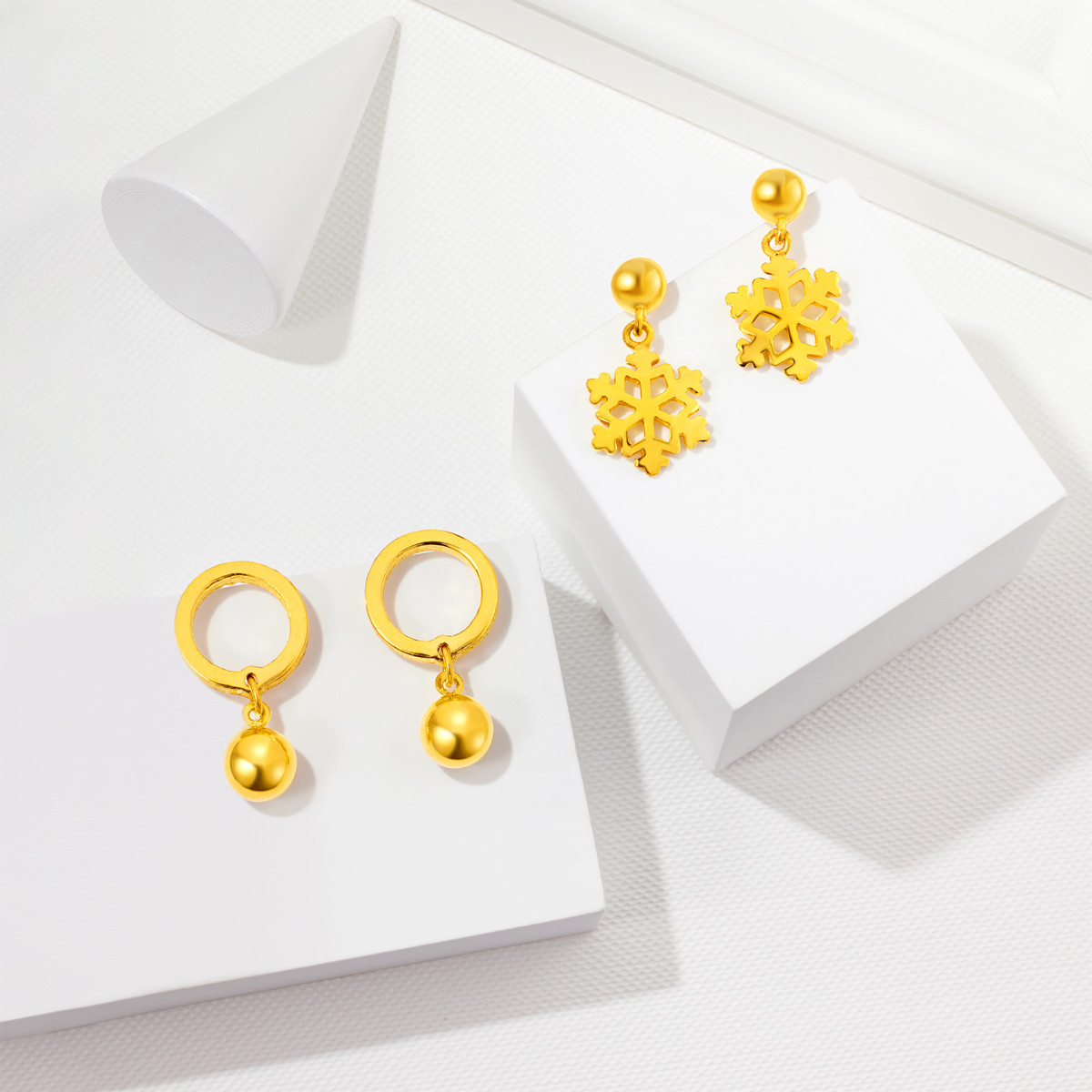 六福珠宝雪花黄金耳钉女圆珠小豆豆足金耳环耳饰计价L07TBGE0021