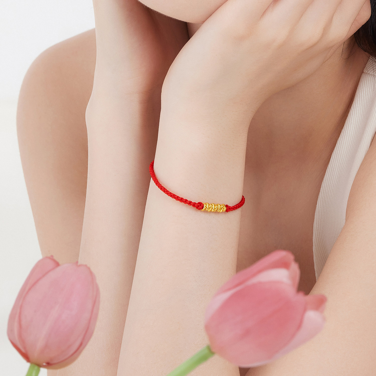 六福珠宝碎金子黄金手链足金散珠红绳手链可调节定价A03TBA1B0016