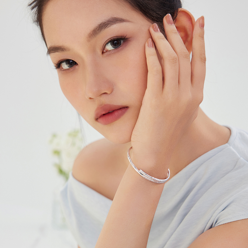 六福珠宝铂金手镯女铂950素圈白金镯子正品送礼计价G07TBPB0012