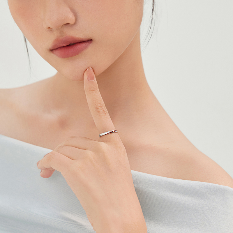 六福珠宝无限爱铂金戒指Pt950女简约情侣对戒白金七夕礼计价GJPTBR0009