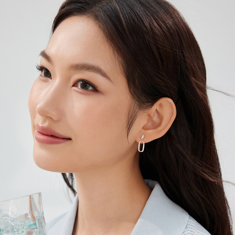 六福珠宝莫比乌斯环耳坠Pt950铂金耳钉女白金耳环计价GJPTBE0008