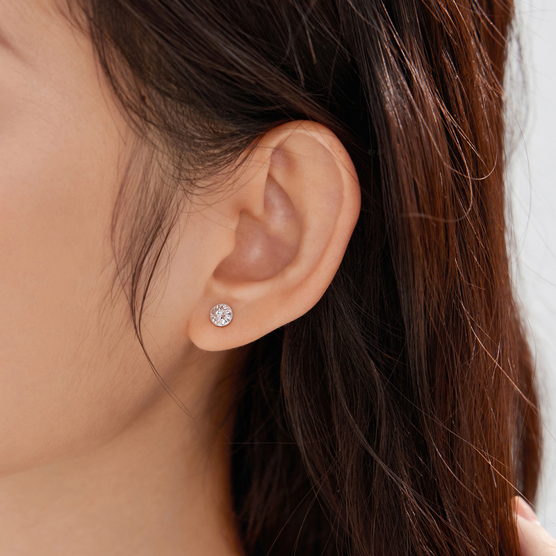 六福珠宝星芒铂金耳钉铂950女款日常圆形白金耳饰计价L25P0001DS