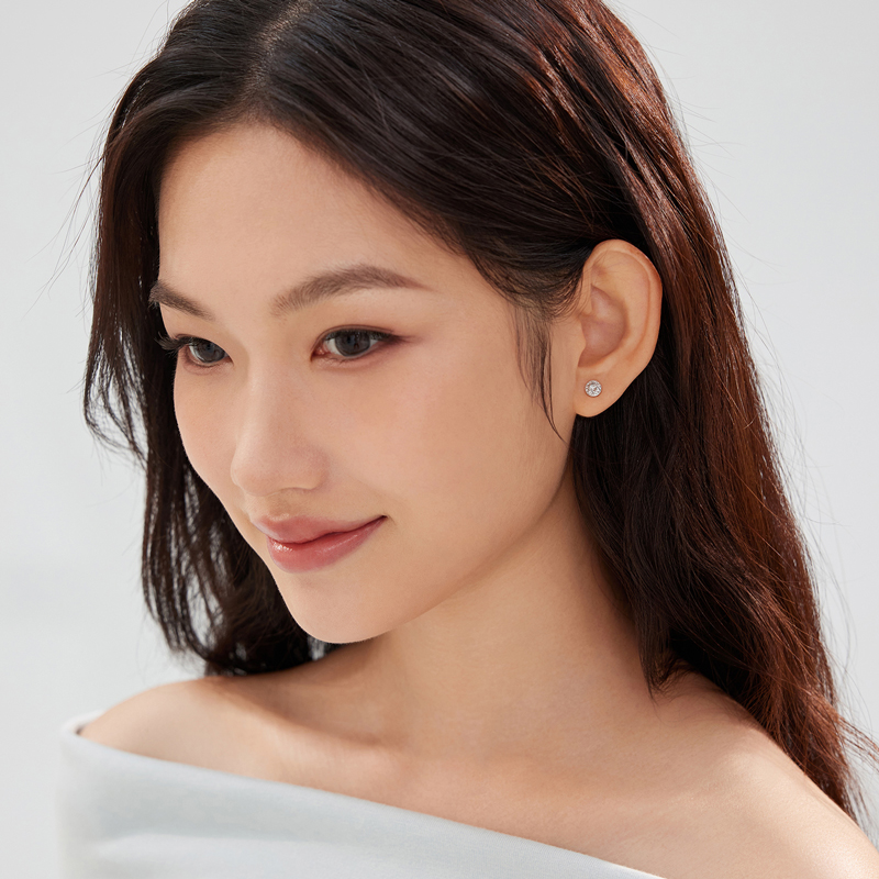 六福珠宝星芒铂金耳钉铂950女款日常圆形白金耳饰计价L25P0001DS