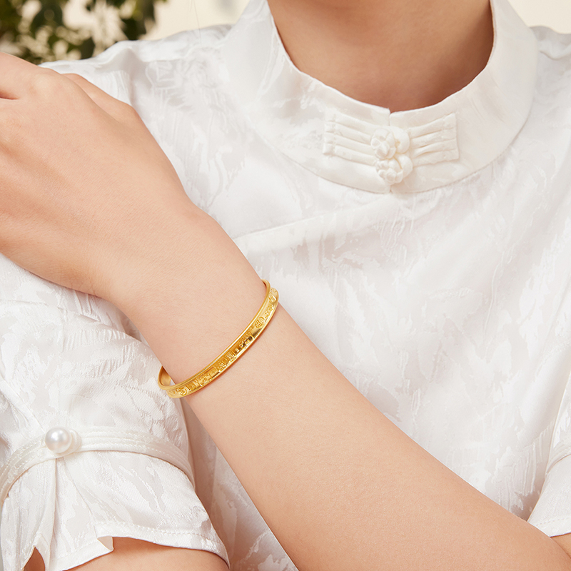 六福珠宝福满传家吉言金黄金手镯古法开口贵妃镯计价G21TBGB0035【视频看货】