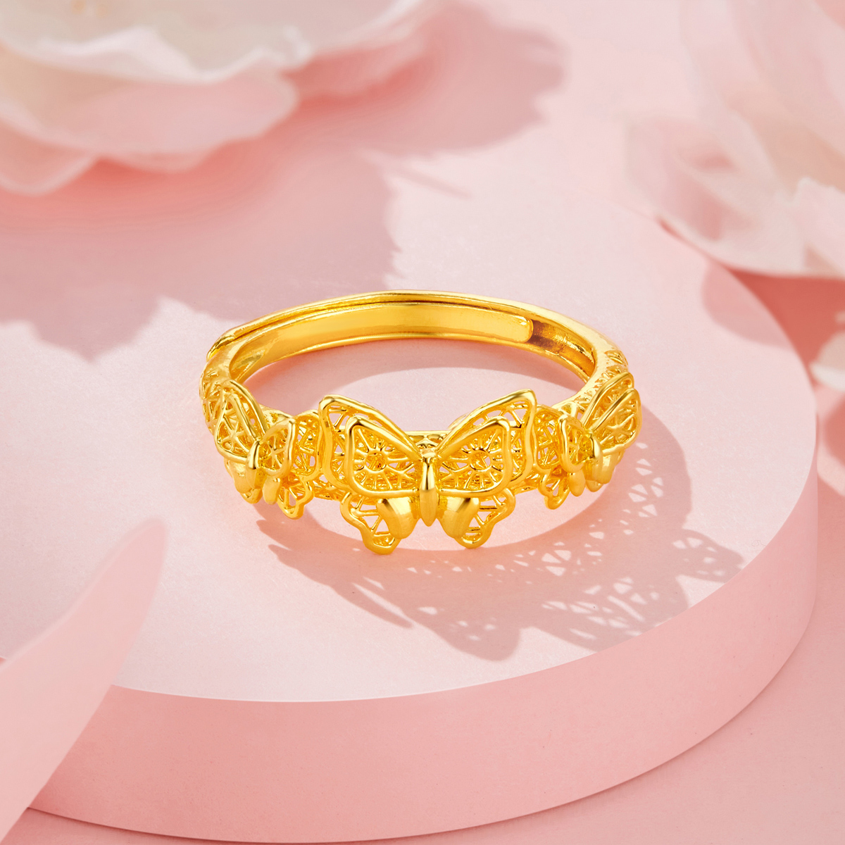 六福珠宝镂空蝴蝶黄金戒指女款时尚花丝足金首饰计价G38TBGR0002
