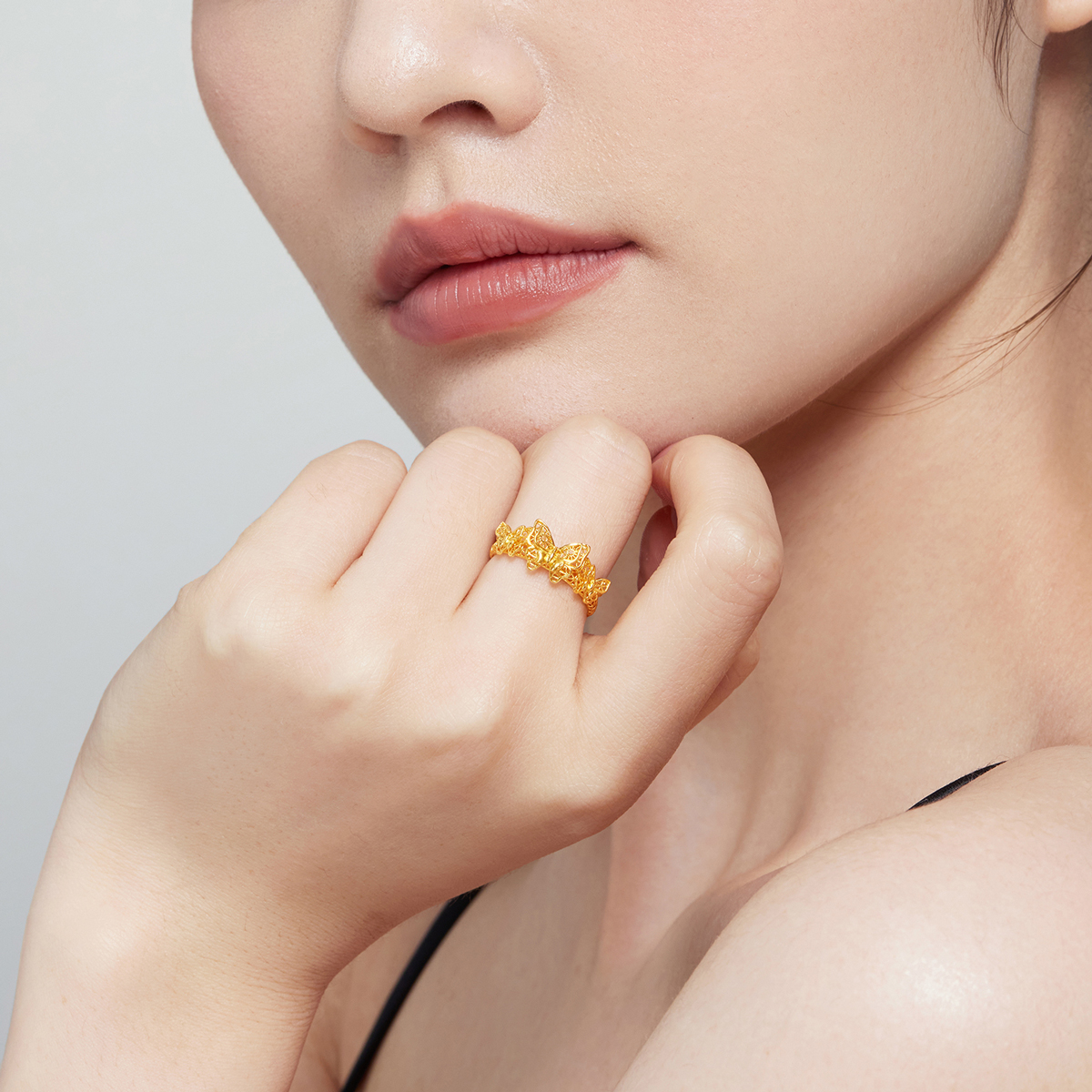 六福珠宝镂空蝴蝶黄金戒指女款时尚花丝足金首饰计价G38TBGR0002