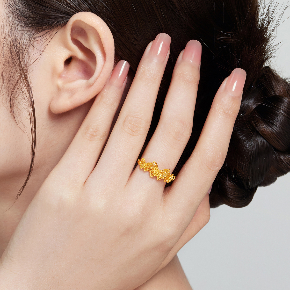 六福珠宝镂空蝴蝶黄金戒指女款时尚花丝足金首饰计价G38TBGR0002