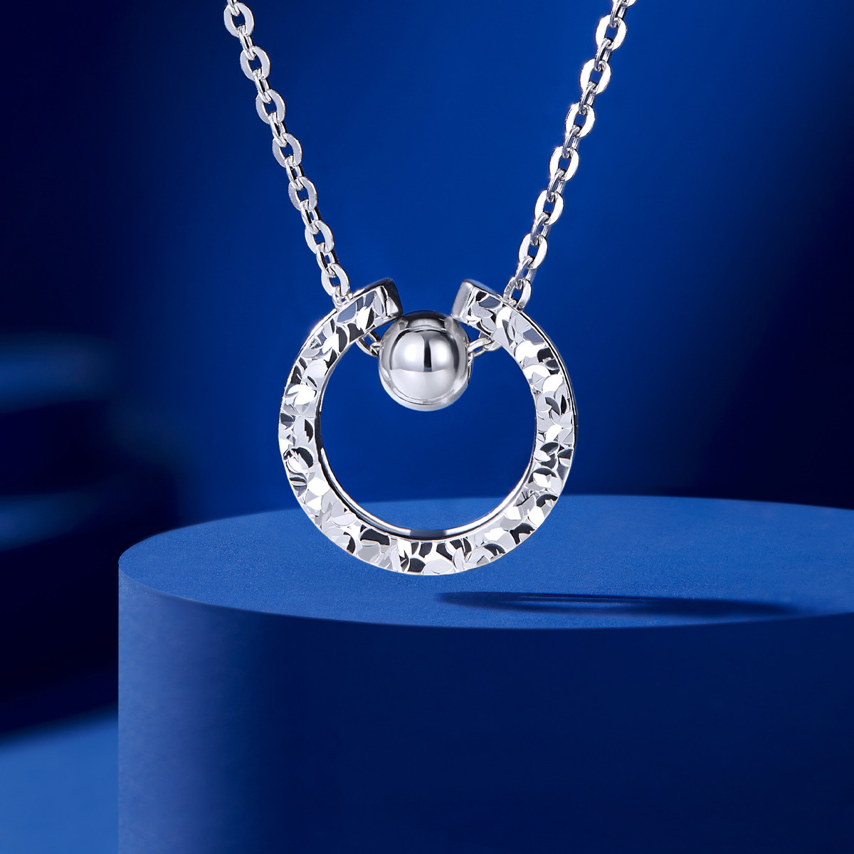 六福珠宝C字马蹄扣铂金项链铂950女碎碎冰白金颈链计价L04P0020DS