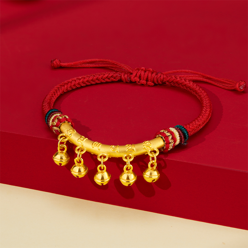 六福珠宝六字真言黄金手链女足金弯管铃铛红手绳定价A01A1TBB0018