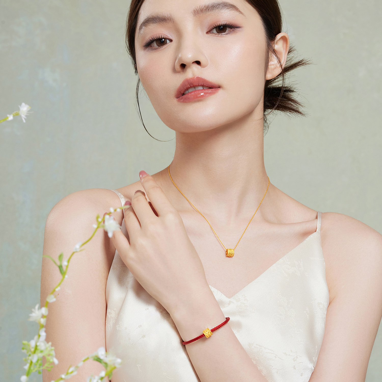 六福珠宝小蝴蝶黄金吊坠女足金转运珠可穿绳挂坠计价F95TBGP0008【联系客服补货】