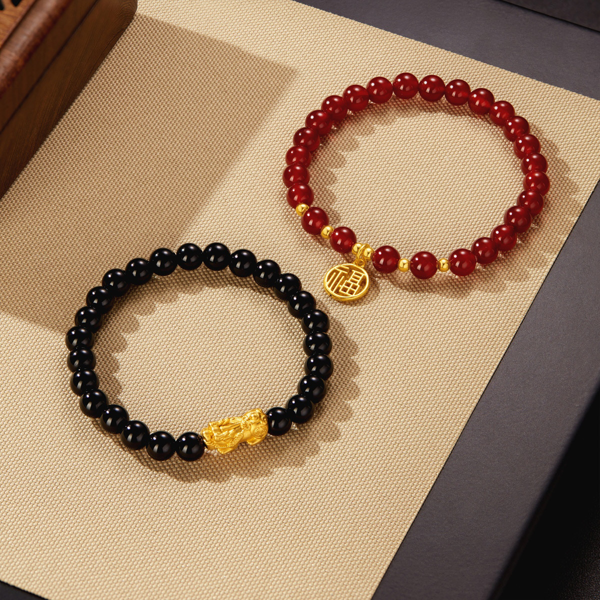 六福珠宝福牌黄金转运珠女款红玉髓手串珠足金定价A03TBA1B0037【联系客服补货】