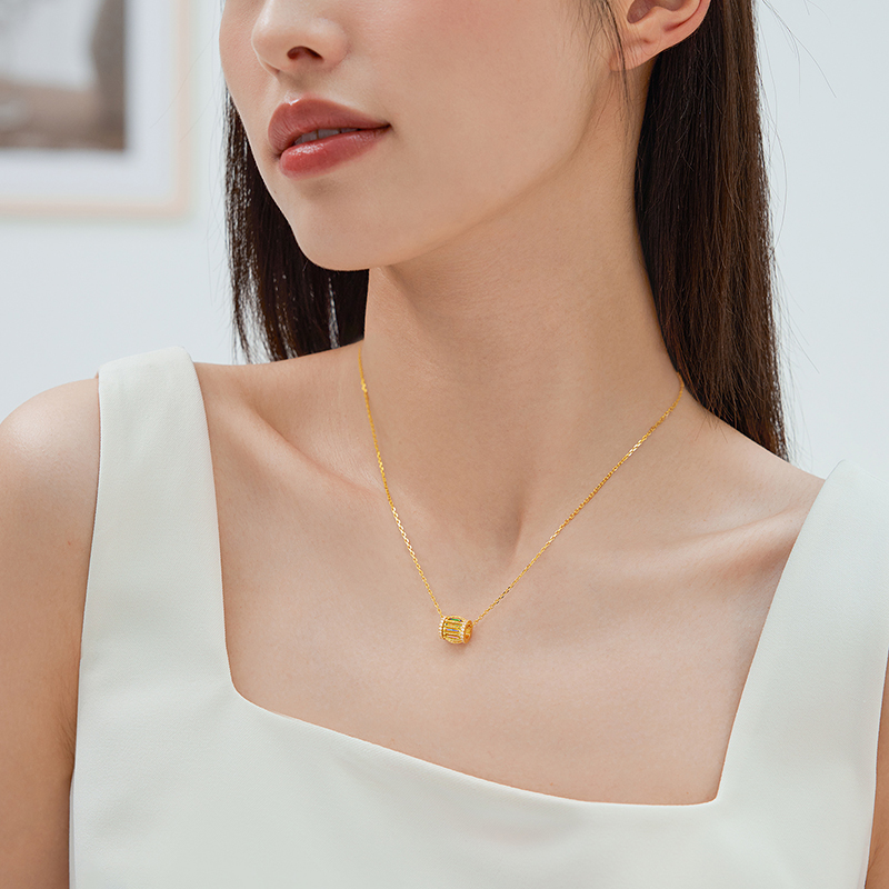 【成毅同款】【成毅同款】六福珠宝冰·钻光圈黄金项链女炫彩钻石颈链032080NA【视频看货】