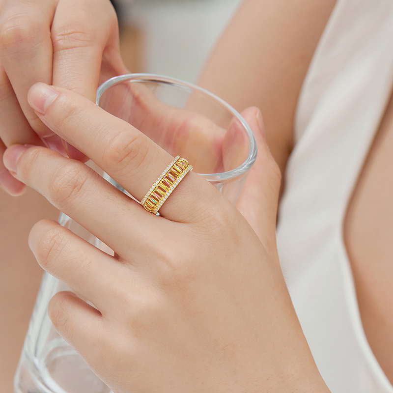 【成毅同款】【成毅同款】六福珠宝冰·钻光圈黄金戒指女炫彩钻石首饰032080RA【视频看货】