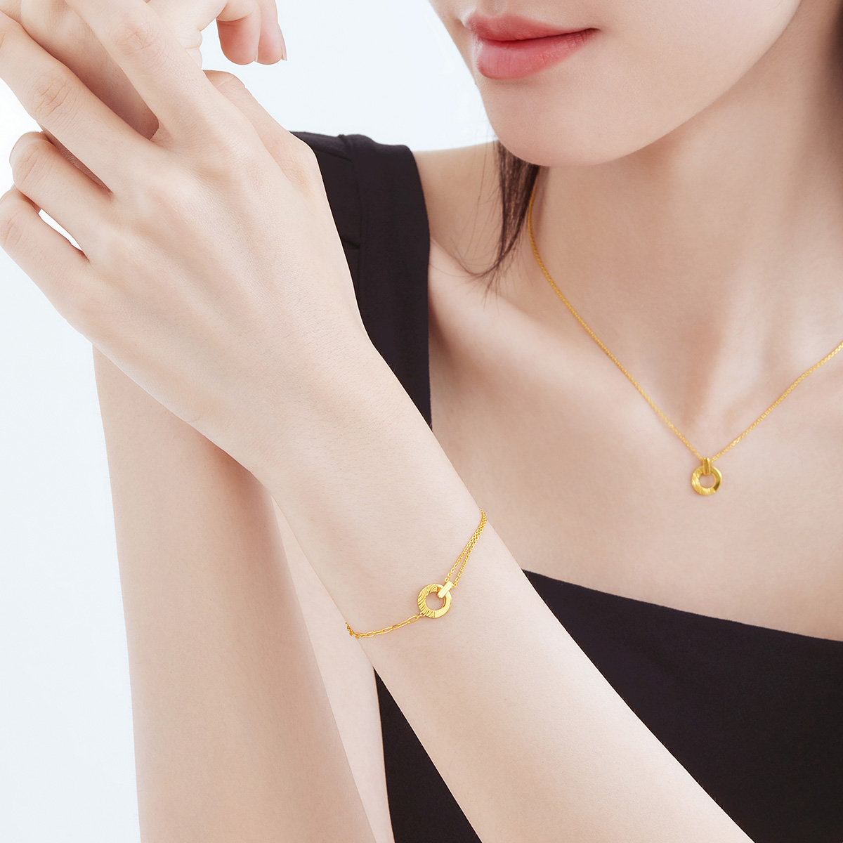 六福珠宝Goldstyle光环黄金手链女足金手链可刻字定价000407B2