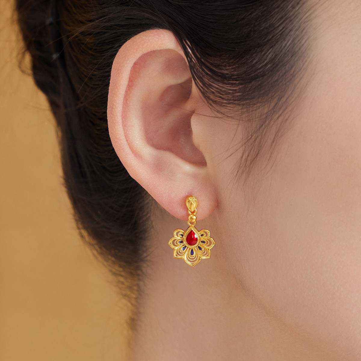 六福珠宝福满传家锦绣翎羽黄金耳钉耳环足金耳坠计价A01TBGE0004