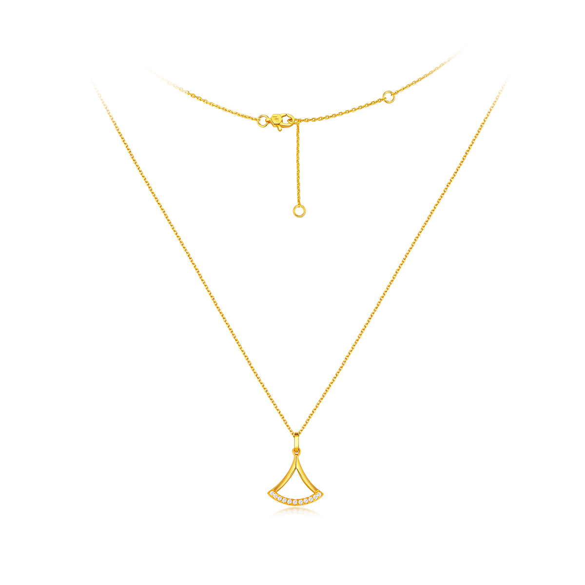 六福珠宝Goldstyle·X小裙摆黄金项链镶钻石吊坠足金定价012413UA【联系客服补货】