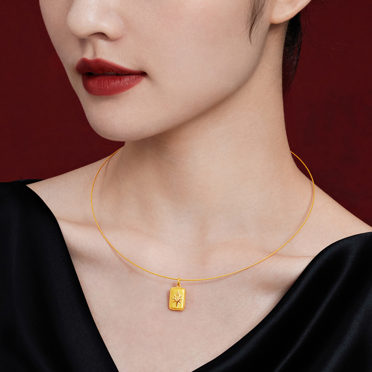 六福珠宝T焰金永恒守护星黄金吊坠镶钻石挂坠女配绳定价020023PA【联系客服补货】