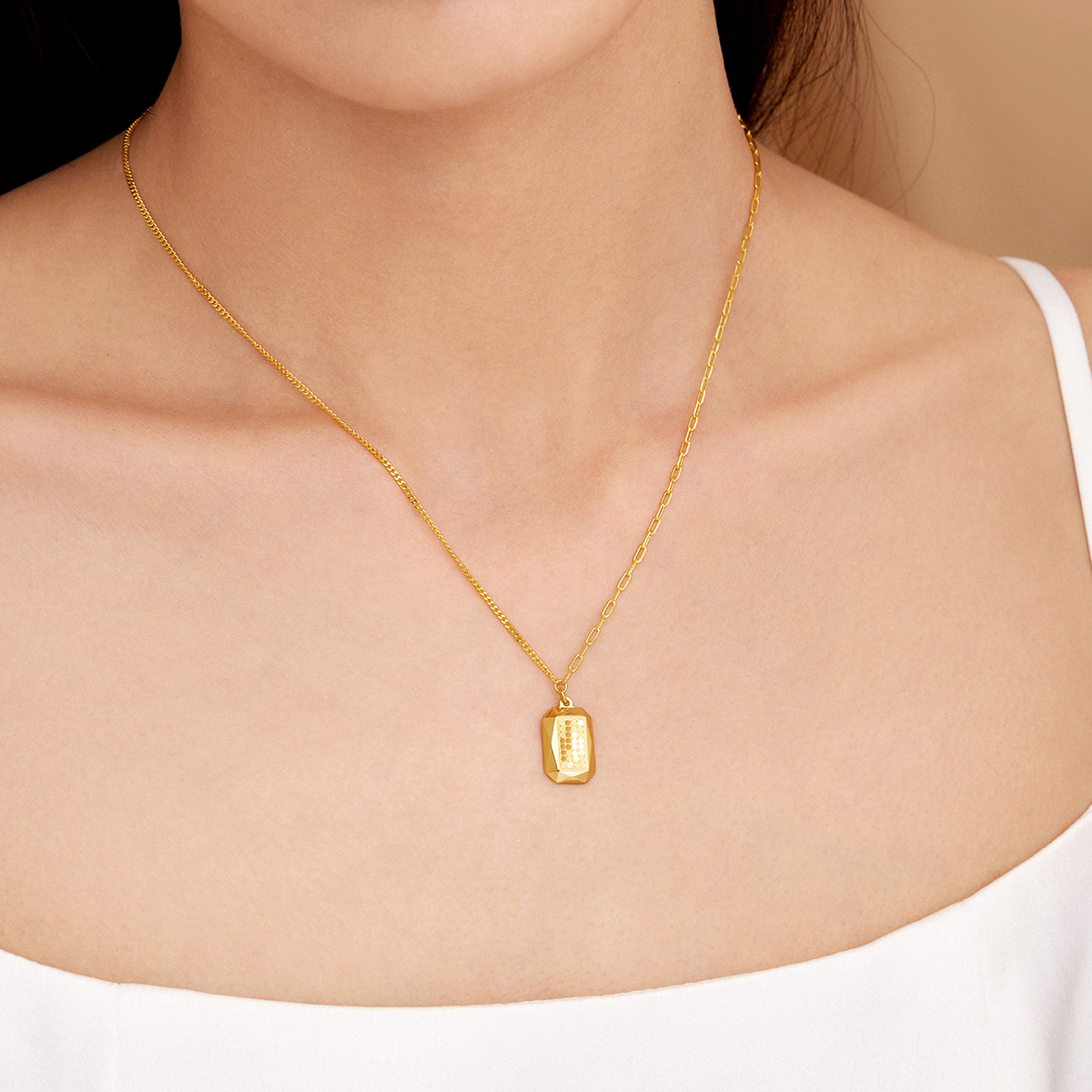 六福珠宝金鳞公主方吊坠黄金项链女光影金5G套链送礼计价002143NA【联系客服补货】