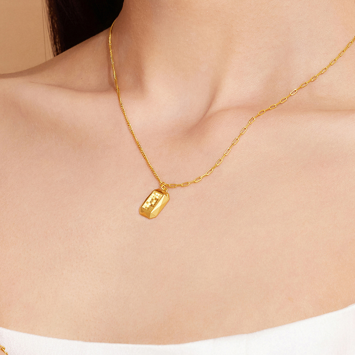 六福珠宝金鳞公主方吊坠黄金项链女光影金5G套链送礼计价002143NA【联系客服补货】