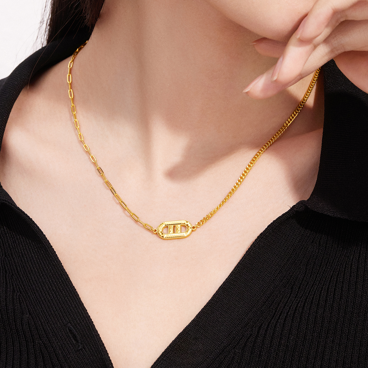 六福珠宝光影金猪鼻子吊坠黄金项链5G足金套链可刻字计价004834NA【视频看货】