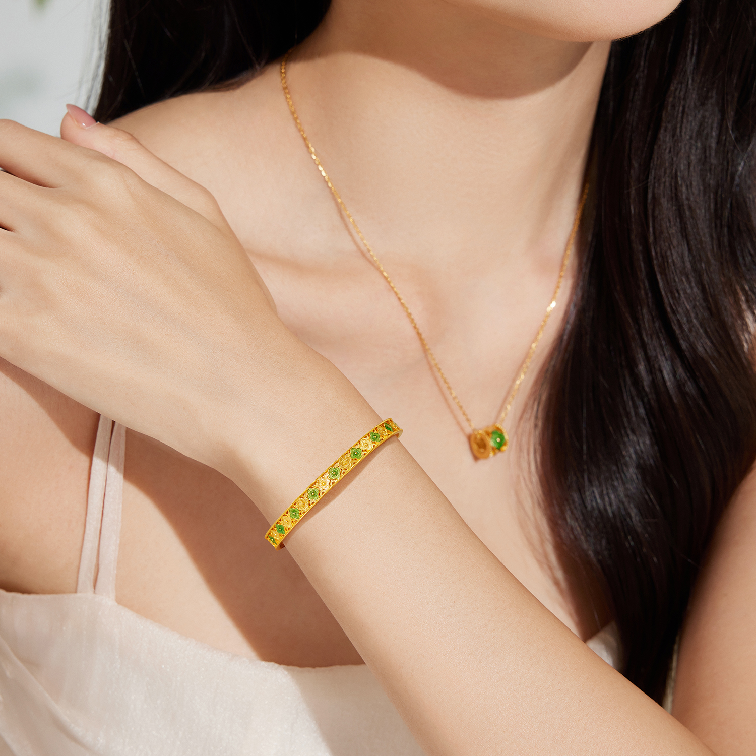 六福珠宝福满传家芳草菲菲黄金手镯子实心四叶草女计价F48G0035DS赏春【联系客服补货】【视频看货】