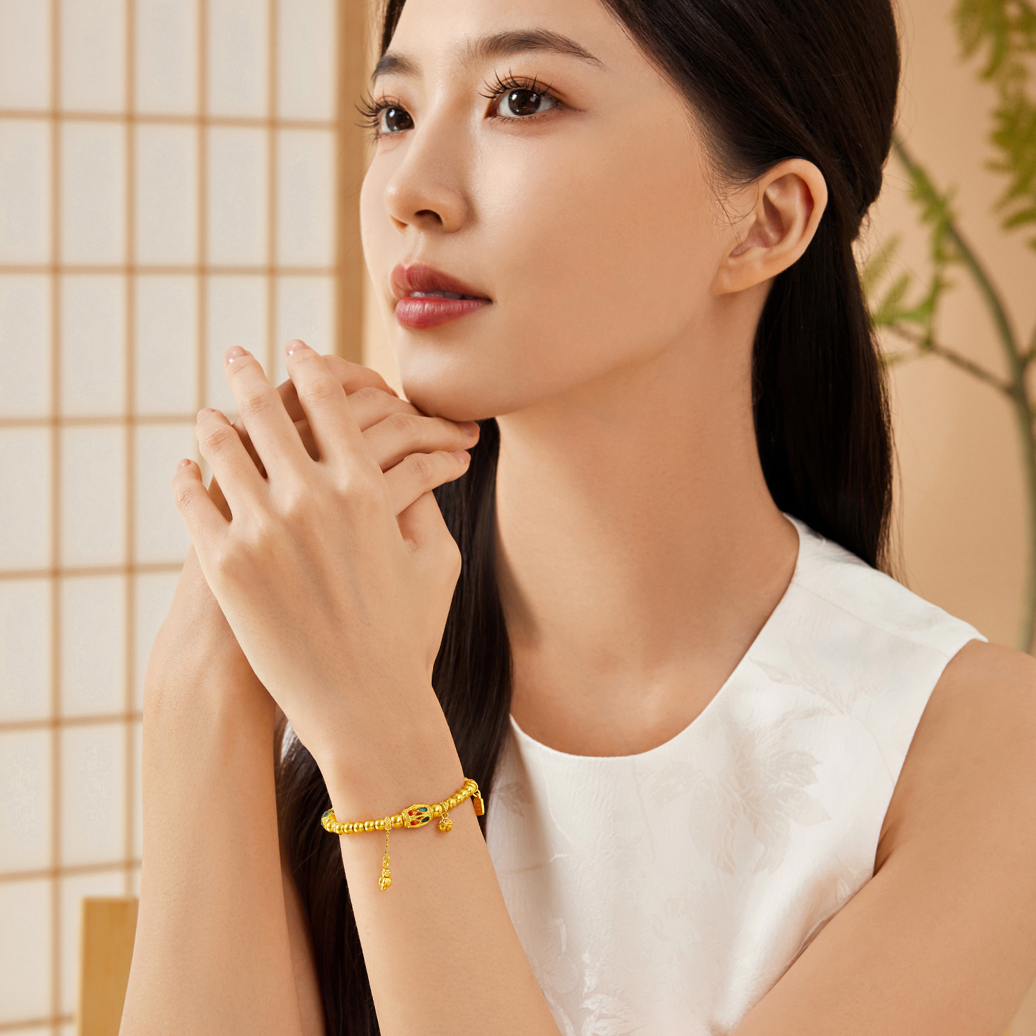 六福珠宝福满传家琳琅溢彩黄金手链鎏彩工艺手串珠计价F63G0012DS【联系客服补货】