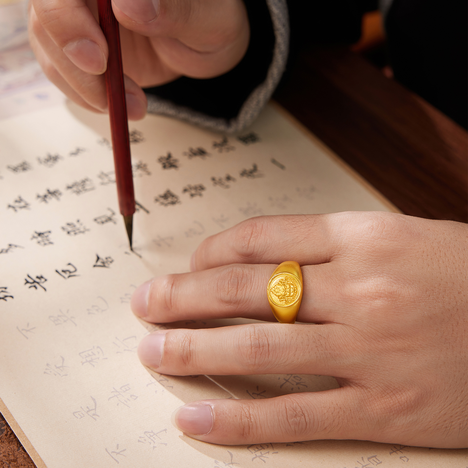 六福珠宝福满传家黄财神黄金戒指男古法实心戒指计价F21TBGR0002【视频看货】