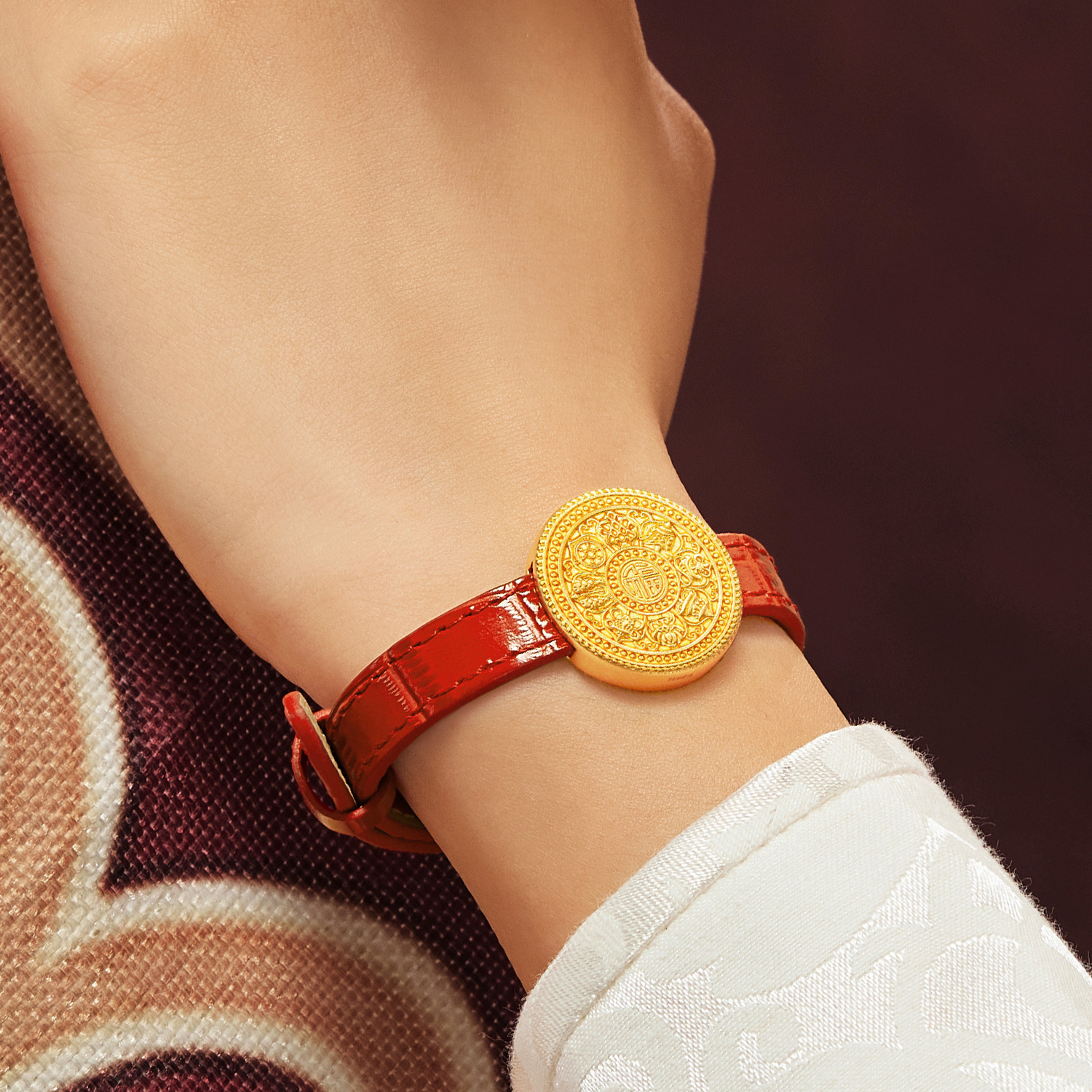 六福珠宝福满传家八宝罗盘黄金手饰女金表盘手链计价F95TBGB0009【联系客服补货】【视频看货】