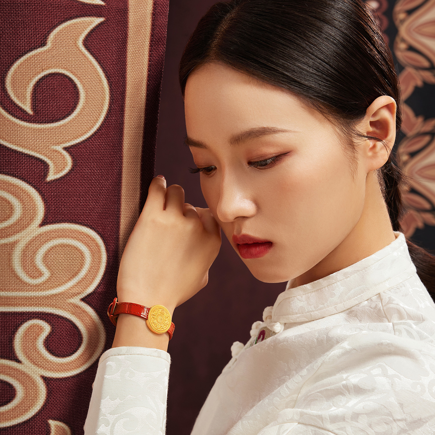 六福珠宝福满传家八宝罗盘黄金手饰女金表盘手链计价F95TBGB0009【联系客服补货】【视频看货】