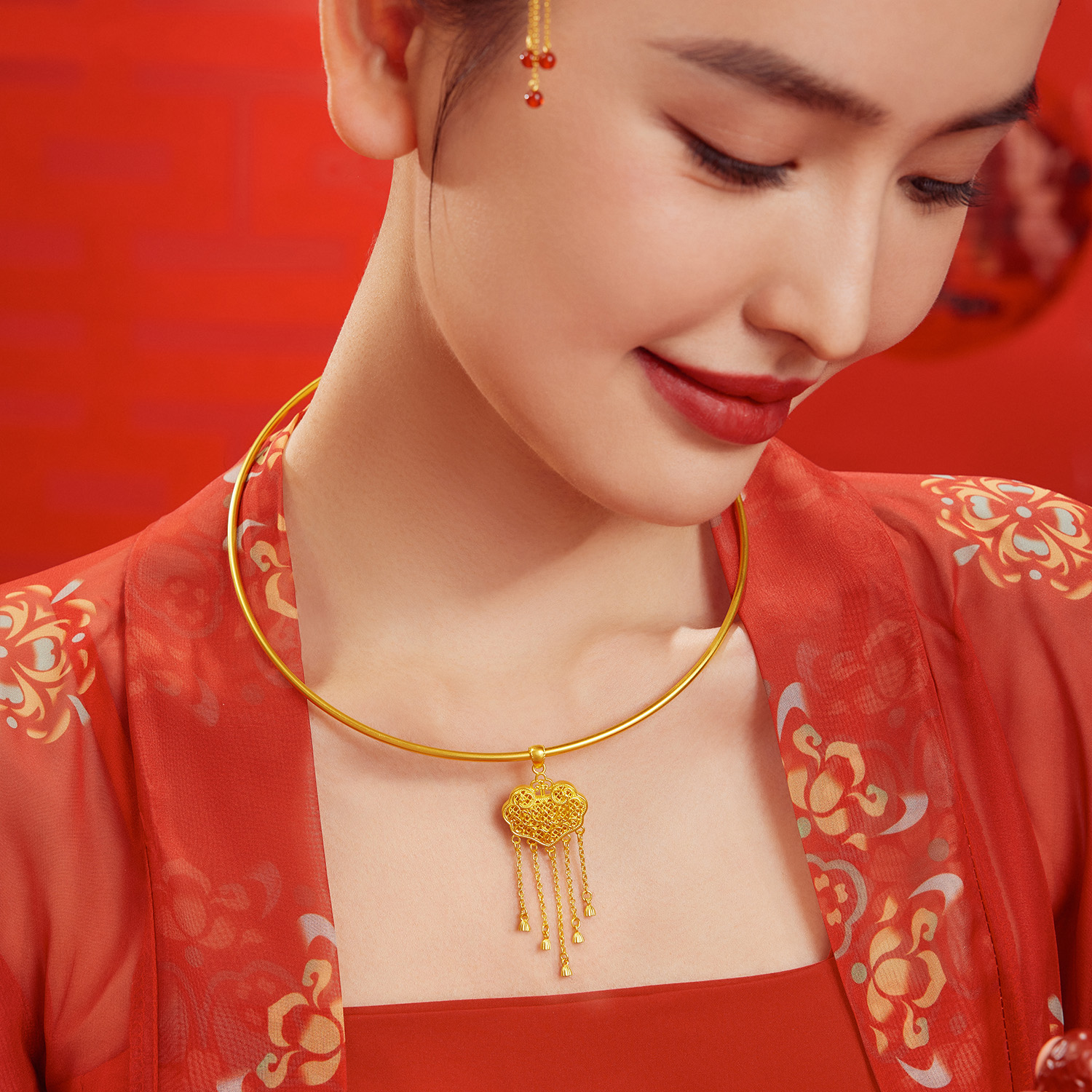 六福珠宝福满传家金珠黄金项圈女款足金颈圈首饰计价A01TBGN0008【视频看货】