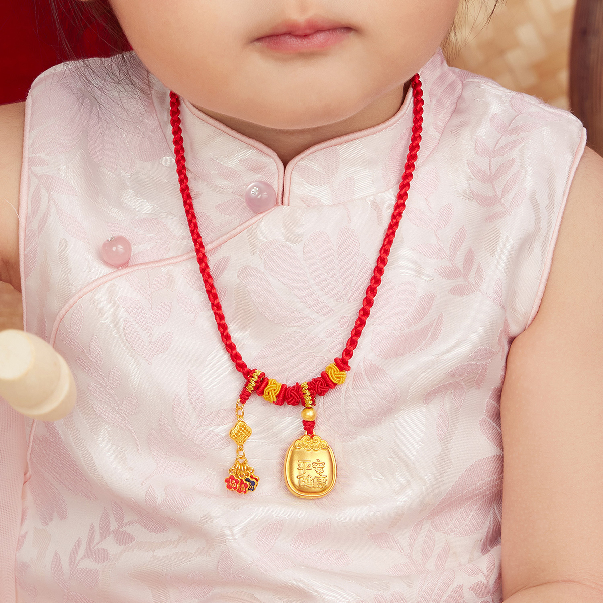 六福珠宝福满传家五福临门平安黄金项链吊坠宝宝计价L17TBGN0013【联系客服补货】【视频看货】