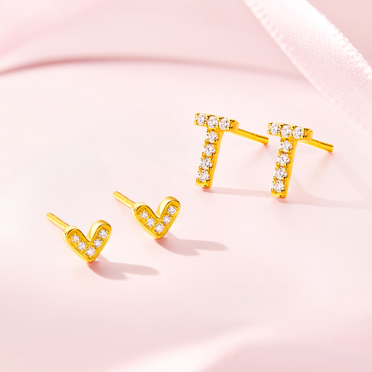 六福珠宝Goldstyle·X系列T字黄金耳钉耳环镶钻石女定价012158EA【联系客服补货】