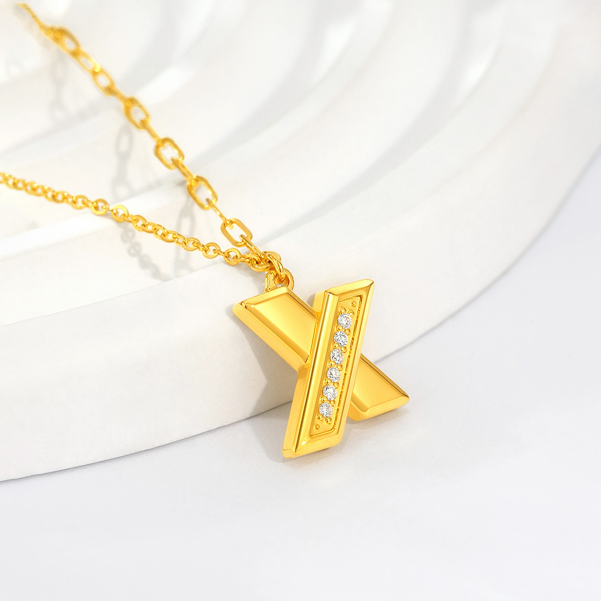六福珠宝Goldstyle·X字母钻石黄金项链光面金套链女定价003585NA【联系客服补货】