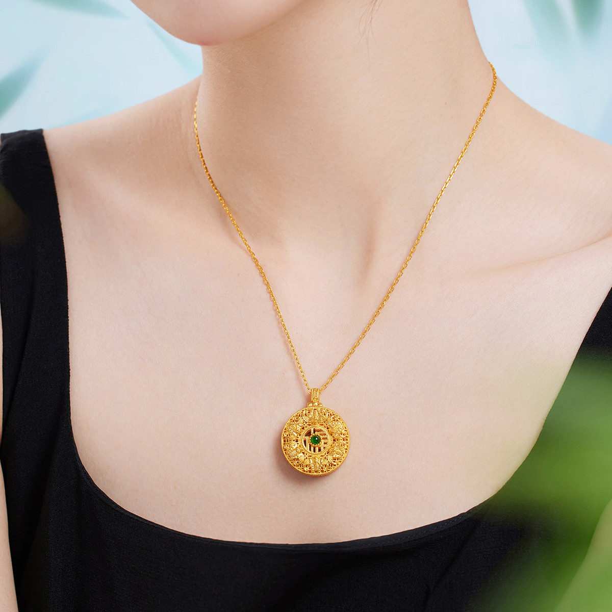 六福珠宝福满传家六"蝠"齐来黄金项链镶翡翠足金吊坠计价013552NA【联系客服补货】【视频看货】