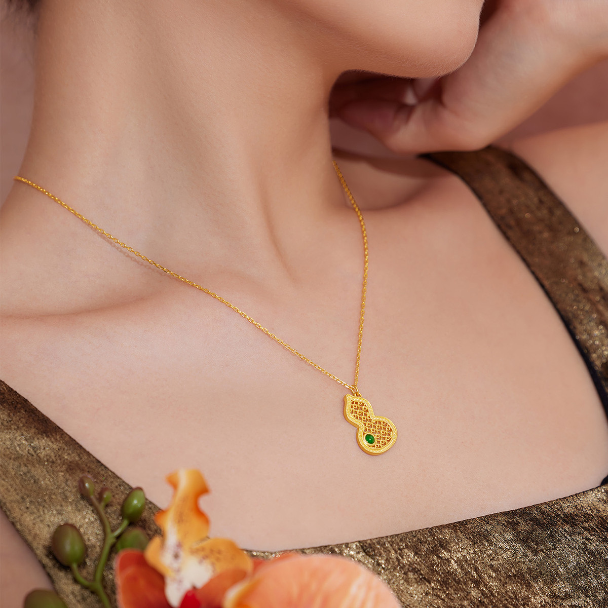 六福珠宝福满传家葫芦黄金项链镶翡翠玉足金吊坠套链计价013551NA【联系客服补货】